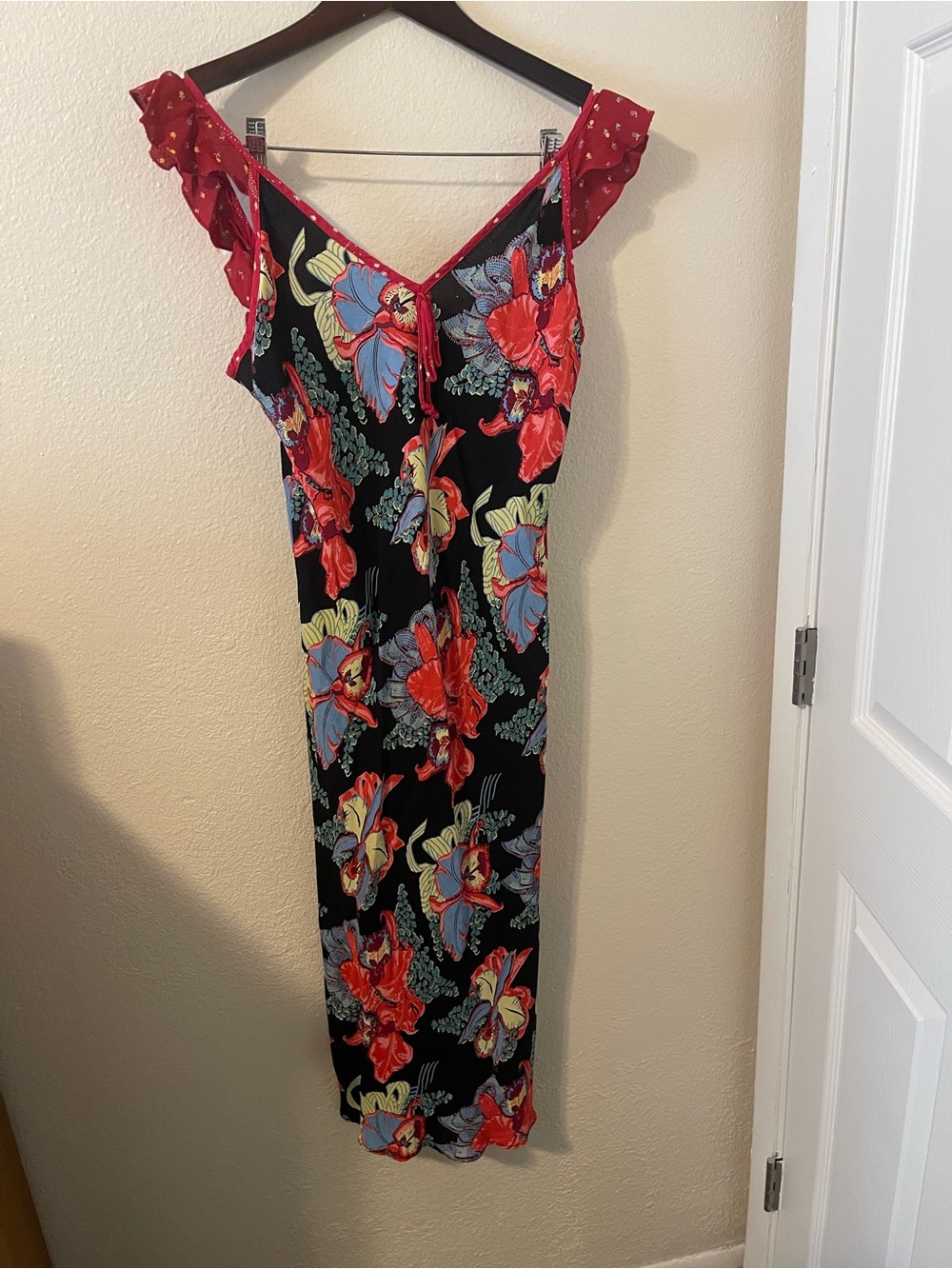 Floral V-Neck Midi Dress in Black and Red
